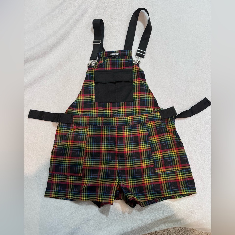 Hot Topic suspender shorts PLAID Medium